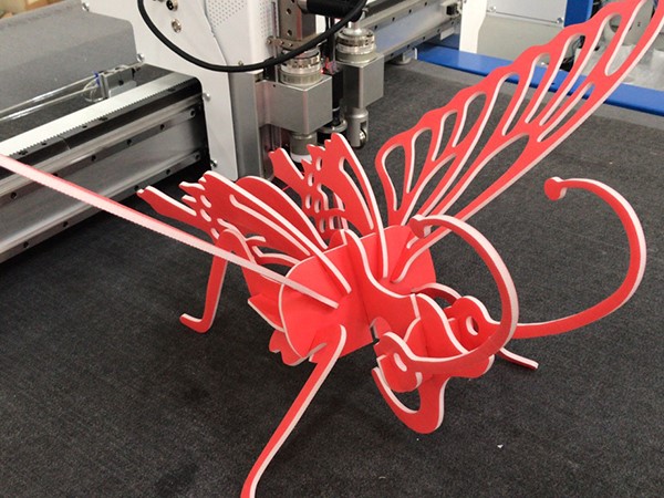 廣告藝術(shù)品切割機(jī)